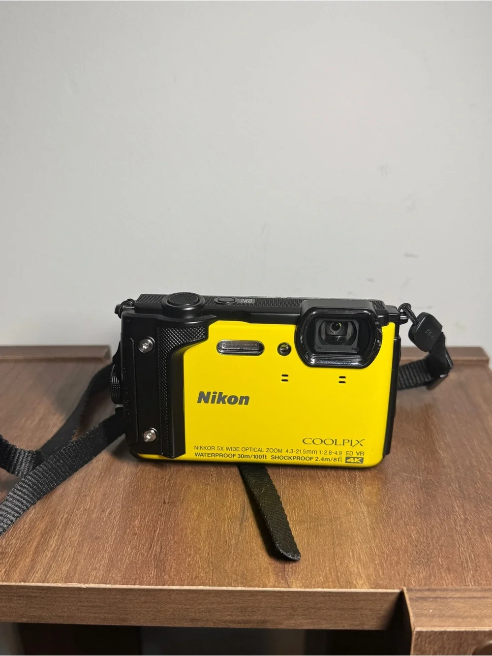 Nikon COOLPIX W300 waterproof shockproof digital camera